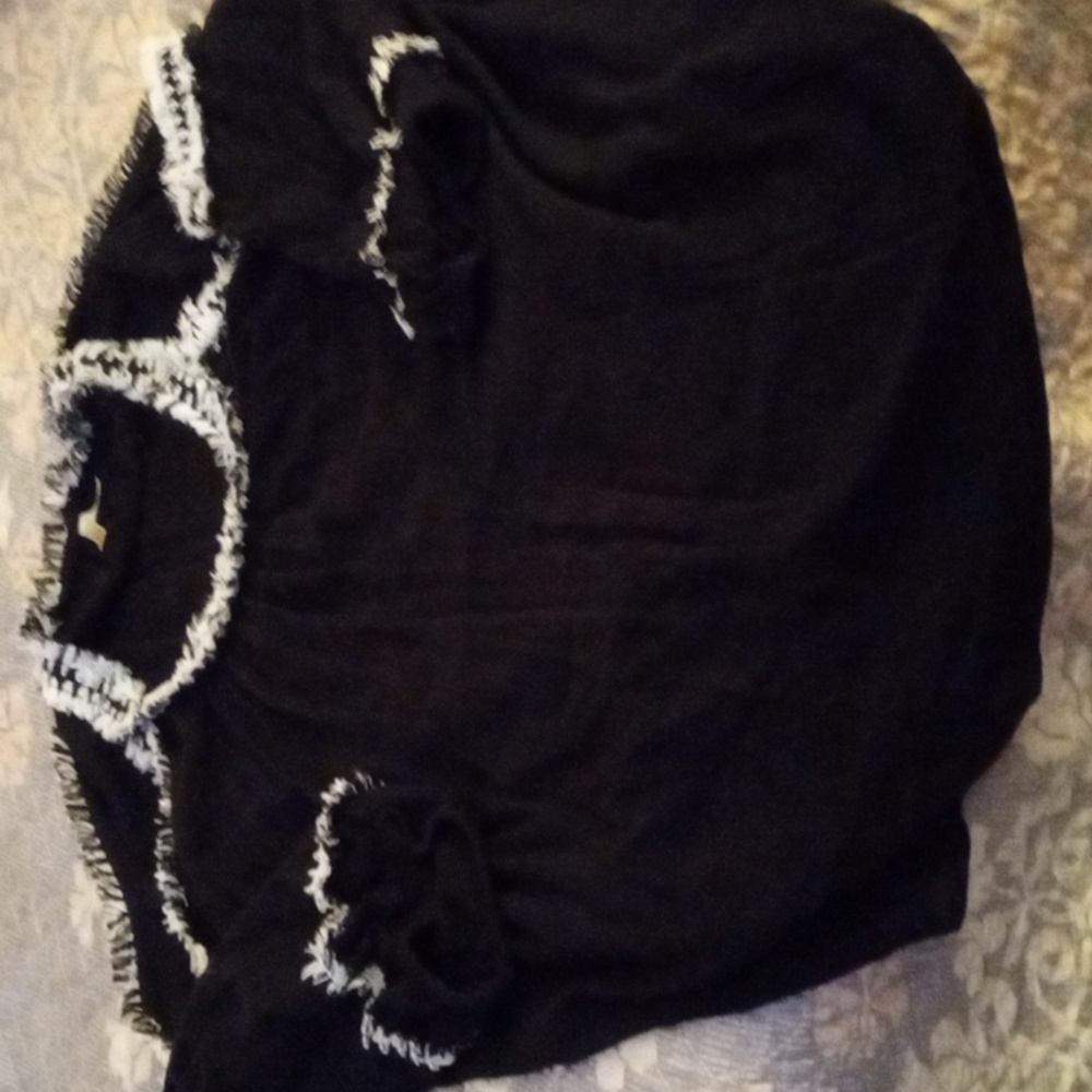 Cold Shoulder Top - Picture 6 of 9
